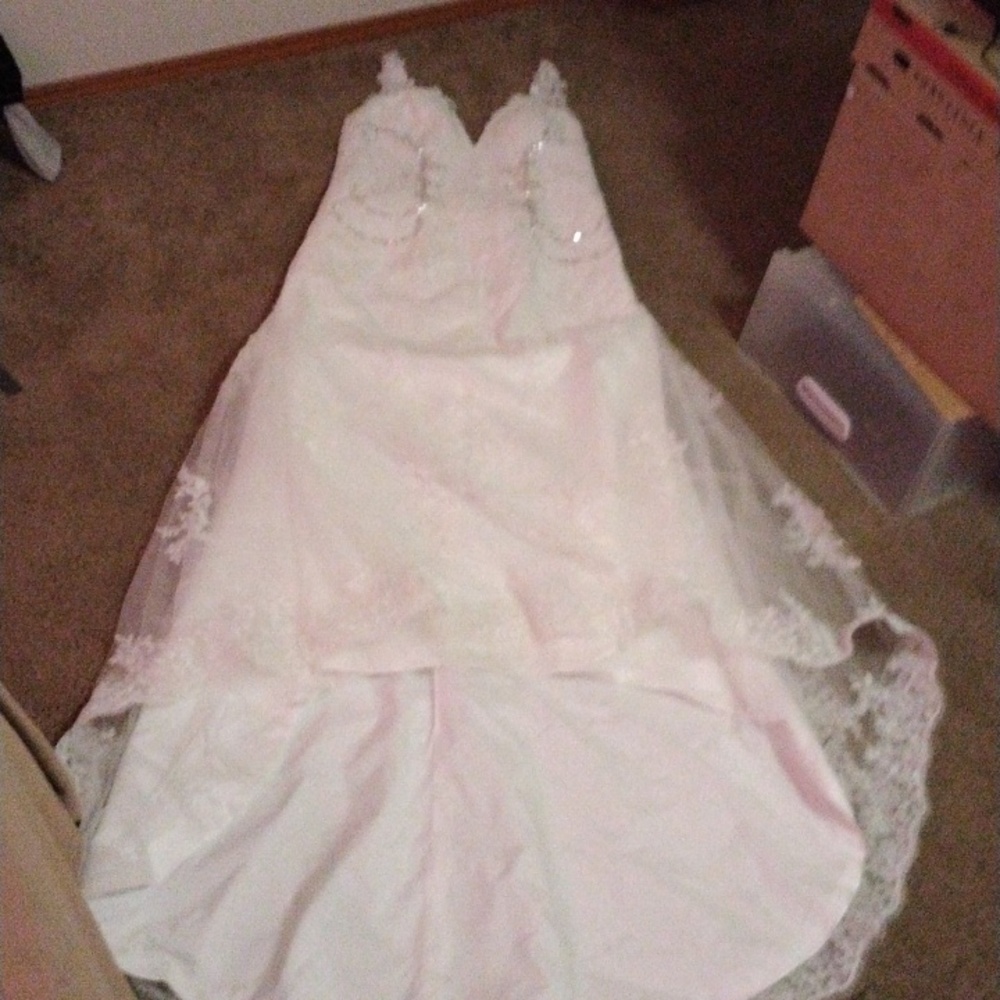 Beautiful prom/bridesmaid/quincenieta dress (white)